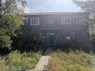 Гараж и редакция «Angarsky Rabochy» 568,6 кв.м, Красноярский край, Мотыгинский район. Здание и гараж с земельным участком по адресу: р.п. Мотыгино, ул. Дачная, д. 18. Здание, назначение: нежилое, наименование: Гараж, кадастровый номер: 24:26:0401032:88, площадью 68,8 кв. м, запись о регистрации в…