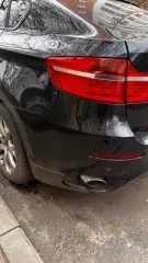 Bmw X6 2010 года, VIN: WBAFG2102BLN92421. Автомобиль не заводится из-за проблем с топливными форсунками. Боковые зеркала - царапины, повреждение лакокрасочного покрытия. Правое переднее крыло - скол, повреждение лакокрасочного покрытия (закрыто пленкой). Правый передний подкрылок - кустарная…