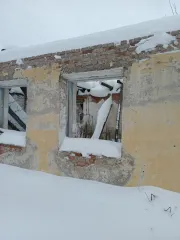 Нежилое здание 243,3 кв.м, земельный участок 503 кв.м, Пермский край, Кунгурский район. Нежилое здание площадью 243,3 кв.м., количество этажей – 1, материал наружных стен - кирпичные (Кадастровый номер: 59:24:0210101:886), расположенный по адресу: Пермский край, Кунгурский район, п. Семсовхоз, ул…