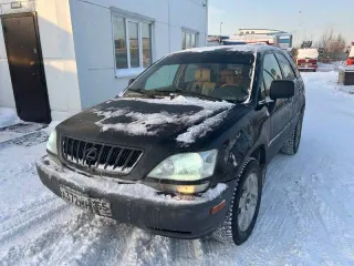 Lexus RX 2001 года, 223 лс, 275000 км, полный привод, АКПП. Легковой автомобиль: Lexus RX300, год изготовления: 2001, легковой универсал, г/н: А372МН155, цвет: черный, VIN: JTJHF10U010198958, ПТС 39 УК 884981, СТС 99 43 084566. (Ходовая часть под замену, сальники передних приводов под замену, свечи…