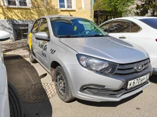 Lada Granta, 2023, 96 лс, 118000 км, LADA GRANTA 219040 2023 г.в. XTA219040R0993644. Приехала своим ходом. На ходу сейчас или нет - неизвестно. Пробег - 118 тыс. км. Со слов собственника: неровно работает на холостых до прогрева и дымит синим дымом до прогрева, нужно заменить ступичные подшипники…