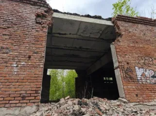 Склады и земельный участок 18751.7 кв.м Тула Нежилые здания с кадастровыми номерами: 71:30:020501:1273, 71:30:020501:1330, 71:30:020501:1279, 71:30:020501:1276 с земельным участком с кадастровым номером 71:30:020501:2370, расположенным по адресу: Российская Федерация, Тульская область, г. Тула…