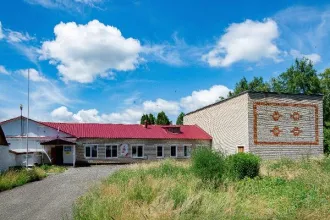 Земельный участок 11289 кв.м и 7 зданий 1074.9 кв.м Липецкая область Земельный участок, площадь 11 289 +/- 74 кв.м., категория земель: земли населенных пунктов, кад.№: 48:09:0730124:15 с расположенными на нем зданиями и сооружениями (7 объектов) по адресу: Российская Федерация, Липецкая область…