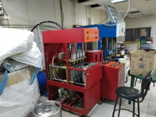 Пивоваренное технологическое оборудование BLONDERBEER.Tuere N 2000 I (пивоваренный завод) «BLONDERBEER.Туре N 2000 I», состоящее из: Бойлер. Сек-01. blonderbeer (1 шт.); фильтрационная емкость ССЕ-01. blonderbeer (1 шт.); Заторно сусловарочный котел СЕС-01. blonderbeer (2 шт.); ВИРПУЛ…