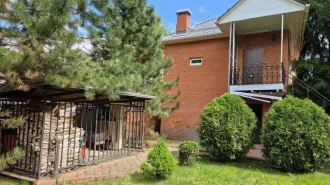 Дом 459,3 кв.м, здание 80,3 кв.м и земельные участки в Московской области. Жилое здание кадастровый № 50:20:0020402:1410, общей площадью 459,3 кв. м, вид права – собственность, по адресу: Московская область, Одинцовский район, Назарьевский с. о., пос. Назарьево, ПЖК «Назарьево», д. 38; Земельный…