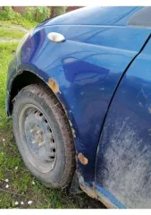 Toyota Vitz 1999 года, 70 л.с., пробег 300000 км, автоматическая коробка передач. Цвет синий, VIN 39 РН 120962, государственный номер О486АХ154. Разрешенная максимальная масса 1270 кг, снаряженная масса 980 кг.