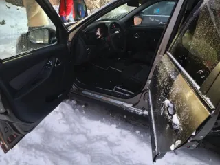 LADA Granta 2024 года выпуска, VIN: XTA219440S0280019. Автомобиль в идеальном состоянии, кроме колес, шины спускают, так как резина старая.