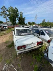 Автомобиль ВАЗ 21053, г/н Е323ТА24, 1995 года выпуска, находится в Богучанском районе. Комплектность и состояние не проверялись, многочисленные следы ржавчины, находится в частично разукомплектованном состоянии. Документы отсутствуют, наложены запреты на регистрационные действия. Погрузка и…