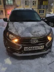 LADA Granta 2024 года выпуска, VIN: XTA219440S0280019. Автомобиль в идеальном состоянии, кроме колес, шины спускают, так как резина старая.