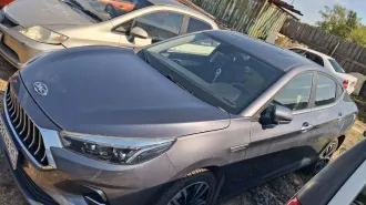 Транспортное средство JAC J7, 2023 года выпуска, идентификационный номер  VIN : MX1J7AGGXPK018053, модель, № двигателя: P3300527, кузов  коляска  №: MX1J7AGGXPK018053. Начальная цена 738 000 руб. 00 коп.
