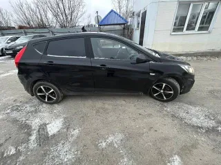 Hyundai Solaris, 2011, 107 лс, 127667 км, АКПП, легковой автомобиль, год изготовления: 2011, легковой комби (хэтчбек), г/н: K223XH86, цвет: черный, VIN: Z94CT51CBBR015194, ПТС 78 НК 635002, СТС 99 44 705582. (Ржавчина по кузову, летняя резина)