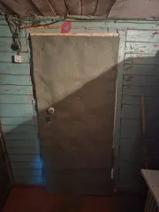 Доли 2/9 жилого дома, 54,3 м², Вологодская область. 1/9 доли на дом в Вологодской обл., еще 1/9 доли на дом в Вологодской обл., здание жилое, площадь 54,3 кв.м, кадастровый (условный) номер: 35:21:0303001:174, адрес (местонахождение): Вологодская область, г. Череповец, ул. Набережная Серовки, д. 7…