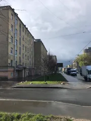 Доля в праве общей долевой собственности на квартиру, что соответствует комнате площадью 25 кв. м, назначение жилое, расположенная по адресу: Санкт-Петербург, пр-кт Обуховской Обороны, д. 95к. 1 литера А, кв. 313, кадастровый номер: 78:12:0007116:2495. Доступ в жилое помещение ограничен.