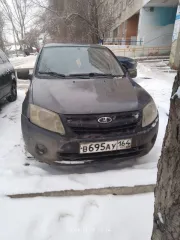 Автомобиль Lada Granta 2013 года, серебристо-серый цвет. Пробег 196 183 км. Двигатель бензиновый, объем 1.6 л (1596 куб. см), мощность 81.6 л.с. VIN: ХТА219060DY057940. Экологический класс 4. Автомобиль на ходу. Состояние: есть небольшая ржавчина по кузову, трещина на заднем бампере. Повышенный…