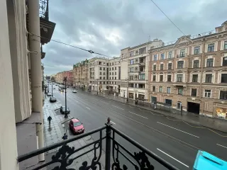 Квартира, Санкт-Петербург, пр. Невский 166, кв. 3, 142 кв. м, 3 этаж. Квартира, назначение: жилое помещение. Площадь: 142 кв. м. Этаж: 3 Адрес: Санкт-Петербург, пр-кт. Невский, д. 166, литера А, кв. 3. Кадастровый номер 78:31:0001486:2054 Вид права: собственность) с последующим приобщением…