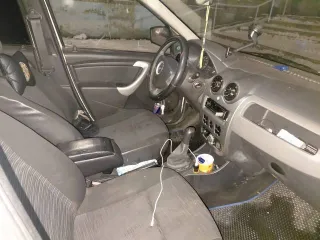 Renault Logan 2010 года, 75 л.с., пробег 333000 км, автоматическая коробка передач (АКПП). VIN: X7LLSRB2HAH296016, государственный номерной знак М712ХВ35.