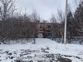 Имущественный комплекс, 905,2 кв.м, земельный участок 4998 кв.м, Тульская область имущественный комплекс, расположенный по адресу: Тульская область, Воловский район, д.Красный Холм, ул.Центральная, д.8: - нежилое здание, к-во этажей 2, год завершения строительства-1979, общей площадью 905,2 кв.м…