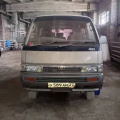 Nissan Caravan, 1982 года, 85 лс, 150000 км, номер кузова ARME24015541, гос. номер У589АМ27. Техническое состояние транспортного средства: не на ходу, не исправна автоматическая коробка передач, двигатель требуется ремонт; по кузову многочисленные следы сквозной коррозии.