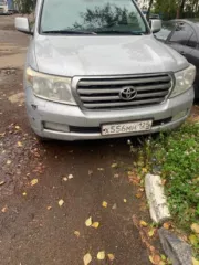 Toyota Land Cruiser 200, госномер М423КВ125.
