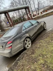 Легковой седан Мерседес Бенц S 500 4 MATIC, 2009 г.в., г/н Х672РВ12, VIN WDD2211861A283348 Легковой седан Мерседес Бенц S 500 4 MATIC, 2009 г.в., г/н Х672РВ12, VIN WDD2211861A283348, цвет фиолетовый, № двиг.30309396, объем двиг. 5461 куб.см., мощность двиг. 285 кВт, мощность двиг. 388 л.с…