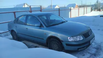 Volkswagen Passat 1998 года, цвет зеленый. VIN: WVWZZZ3BZWP405361, ПТС: 58 ММ 680275, госномер: С669АВ 58. Тип двигателя: бензиновый, номер: ADR412338, мощность 125 л.с. (91.9 кВт), объем 1781 куб. см. Кузов №: 405361, экологический класс: 01825, разрешенная максимальная масса 1350 кг. Техническое…