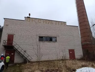 Котельная 1030,1 кв.м с земельным участком 3158 кв.м, Ленинградская область. Нежилое двухэтажное здание котельной общей площадью 1030,1 кв.м., кадастровый номер 47:01:1706001:12602, вместе с земельным участком общей площадью 3158,0 кв.м., кадастровый номер 47:01:1706001:13055, категория земель –…