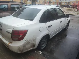 Автомобиль LADA Granta, 2016 год выпуска, VIN XTA219010Н0440113. Модель 11186, двигатель бензиновый, объем 1596 куб.см, мощность 87 л.с. (64.0 кВт), номер двигателя 6526171. Кузов белый, пробег 298331 км. Коробка передач механическая, привод передний. Категория ТС: В.