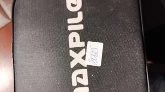 Лазерный уровень Max Piler, б/у, в комплекте с аккумуляторами (2 шт.), подставкой с подъёмным механизмом (1 шт.), комплектом с магнитным держателем (1 шт.), адаптером для построения наклонных линий (1 шт.), блоком зарядного устройства (1 шт.), руководством и сумкой-чехлом (1 шт.) (в качестве годных…