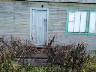 1/4 доли жилого помещения, 18.5 кв.м, д. Волкова, Вологодская область. 1/4 в праве общей долевой собственности на жилое помещение с кадастровым номером 35:02:0309009:262, расположенное в деревянном одноэтажном доме по адресу: Вологодская область, р-н Бабаевский, д Волкова, д 20, кв 2.