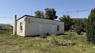 Нежилые здания 529,8 кв.м, Ростовская область, Песчанокопский район. Нежилое здание, Здание общеобразовательной и специализированной школы, детского дошкольного учреждения, площадью 279,6 кв.м., этажность 1, год ввода эксплуатацию 1966, материал наружных стен: кирпичные, с кадастровым номером…