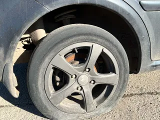 Легковой автомобиль, марка: Chevrolet, модель: KLAN, год изготовления: 2012, VIN: XUUNF487JC0025381 (не на ходу, не заводится). Имущество находится в залоге. Ознакомление с имуществом и документами проходит по адресу: РТ, г. Набережные Челны, пр. Мира, 24Ж офис 303 по предварительной записи по тел…