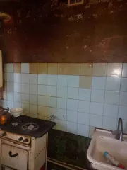 1/4 доли квартиры 47.8 кв. м в Тульской области, г. Новомосковск, ул. Олимпийская, д. 3а, кв. 62. Назначение: жилое, этаж 1. Кадастровый номер: 71:29:010702:581.