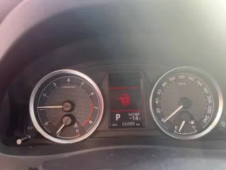 Toyota Auris, 2013 года, 132 лс, 67000 км, АКПП. Легковой автомобиль, марка: ТОЙОТА, модель: АУРИС, год изготовления: 2013, цвет: СЕРЕБРИСТЫЙ, разрешенная максимальная масса: 1805 кг, масса без нагрузки: 1220 кг, VIN: SB1ME3JE30E010608, ПТС: 78УТ264082, г/н: Т797КУ750.