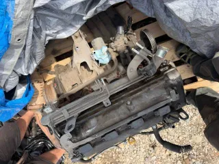 Suzuki Grand Vitara, 2008 года, 140 лс, 325000 км, полный привод, АКПП, легковой универсал, категория В, VIN: JSAJTD54V00504434, кузов №: JSAJTD54V00504434, цвет серебристый, двигатель неисправен, коробка передач и двигатель сняты с автомобиля, находятся рядом, по кузову очаги ржавчины, царапины…