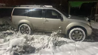 Автомобиль марки «Ниссан Панфайндер 2.5» (Nissan Pathfinder 2.5 DSE) с г.р.з. О652АЕ29, VIN VSKJVWR51U0009853, 2005 г.в.,  1 шт. В комплекте ПТС, СТС, ключ с брелоком от сигнализации Starline. + Автомобиль марки Шкода Октавия Тур, г.р.з. К293НУ29,  информация о VIN отсутствует, 1 шт. В комплекте…
