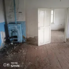 Жилое помещение с кадастровым номером 61:40:0030101:3132, общей площадью 52,40 кв.м., общая долевая собственность 1/5 доля в праве, находящееся по адресу: 347763, Ростовская обл., Целинский район, п. Вороново, ул. Школьная, д. 68, кв. 2.