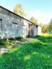 Нежилое здание 547,5 кв.м. и земельный участок 5005 кв.м. в д.Яснищи, Ярославская область Нежилое здание с кадастровым номером 76:09:011701:360 и земельный участок по адресу: Ярославская область, Некрасовский район, д.Яснищи, ул.Комсомольская, д.1б - нежилое здание, общей площадью 547,5 кв.м…