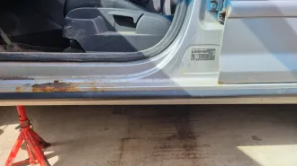 Volkswagen Golf Plus 2008 года, VIN: WVWZZZ1KZ9W834369, госномер С799ЕХ198, цвет серебристый, производитель Volkswagen AG (Германия), ПТС: 47 РК 846268, СТС: 99 58 541644. Автомобиль находится в залоге у АО "ТБанк". Расположен в Ленинградской области, Кировском районе, Мгинском городском поселении…