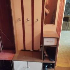 Однокомнатная квартира, Ленинградская область, пгт. Лесогорский, ул. Труда, д. 7, кв. 5, кадастровый номер 47:01:0501002:1122, площадью 37 кв.м. Квартира находится на втором этаже пятиэтажного дома. В квартире есть косметический ремонт, пластиковые окна, застеклен балкон, все коммуникации работают…