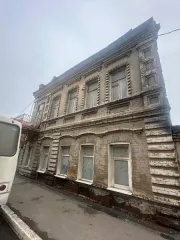Нежилое здание 142,5 кв. м и земельный участок 857 кв. м, г. Оренбург, Оренбургская область Здание, назначение: нежилое, количество этажей: 2, в том числе подземных 0, площадь 142,5 кв. м, кадастровый номер: 56:44:0236004:36, адрес: Российская Федерация, Оренбургская область, г. Оренбург, улица…