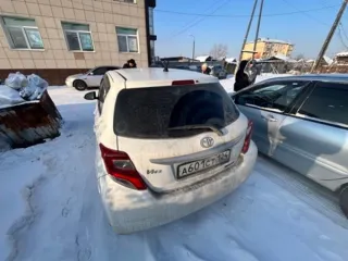 TOYOTA VITZ, 2016. Легковой автомобиль, 2016 г.в., г/н A601CT124, VIN отсутствует, номер кузова KSP130-2177597, номер двигателя 1KR1647236, цвет белый. Рабочее состояние не проверялось, видимых повреждений не имеет. Обременения: залог, запреты судебного пристава исполнителя на регистрационные…