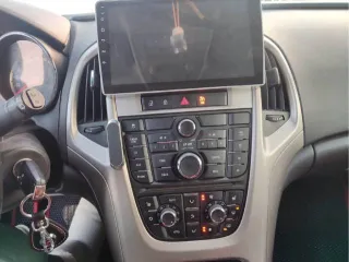 Opel Astra 2012 года, 115 л.с., 200523 км, АКПП, VIN XUFPD6DD7C3075114.
