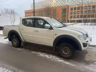 Mitsubishi L200 2.5; Грузовой-бортовой; 2013 года выпуска; номер двигателя 4D56 UCES0457; VIN: MMCJNKB40EDZ10113