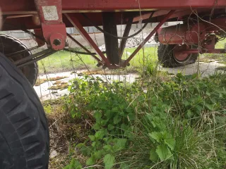 Прицеп 2ПТС-4,5 2014 года выпуска, заводской номер 8447, государственный регистрационный знак 33вс9380. Ознакомление с имуществом по договоренности в месте его нахождения: Владимирская область, Кольчугинский район, деревня Павловка.