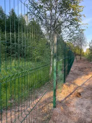 Земельный участок площадью 1489 кв.м. расположен по адресу: Московская область, район Истра, д. Большое Ушаково, кадастровый номер 50:08:0070307:890. Участок расположен в охраняемом и огороженном коттеджном поселке «Долина Озер». За ограждением полоса смешанного леса. Добраться до ближайших…