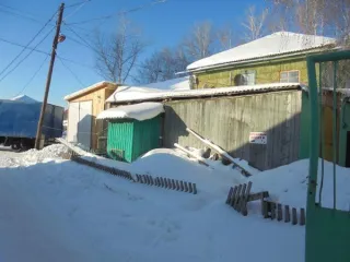 Земельный участок общей площадью 1108 кв.м, с кадастровым номером 70:03:0101003:2994, с расположенным на нем объектом недвижимого имущества – нежилое здание общей площадью 786,6 кв.м., с кадастровым номером 70:03:0101003:1805, по адресу: Томская область, р-н. Бакчарский, с. Бакчар, ул. Ленина, д…