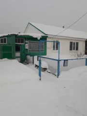 1/2 доли квартиры, 67,4 кв.м, Томская область, Кривошеинский р-н, с. Кривошеино. Кад.№ 70:09:0101001:1187, общей площадью 67,4 кв.м, расположенной по адресу: Томская область, р-н. Кривошеинский, с. Кривошеино, ул. Заводская, д. 12, кв. 1. Ознакомиться с имуществом можно по предварительной…