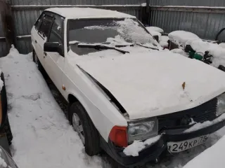 Toyota Corolla Fielder. Имеются повреждения лакокрасочного покрытия, трещины на переднем и заднем бампере, мелкие вмятины. Сведения в реестре уведомлений о залоге движимого имущества отсутствуют. Hyundai Solaris, без госномера, белого цвета, № кузова Z94CT41CBHR490664, ПТС 78 ОН 892760, ключ от…