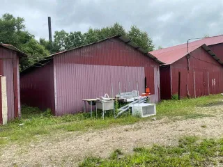 Промышленная база с земельными участками общей площадью 2329 кв.м, расположенная по адресу: ЕАО, г. Биробиджан, ул. Советская, дом 127. В состав входят: административное здание площадью 201,9 кв.м, назначение нежилое, этажность 1-2, материал наружных стен кирпичные, год ввода в эксплуатацию 1986…