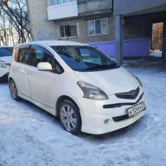 Toyota Ractis 2005, 110 лс, 291000 км, АКПП. Автотранспортное средство TOYOTA RACTIS 2005г. кузов № NCP1000014517, гос.номер А124РУ27. Имущество зарегистрировано на супруга должника и приобретено в период зарегистрированного брака, в связи является совместно нажитым в силу закона.